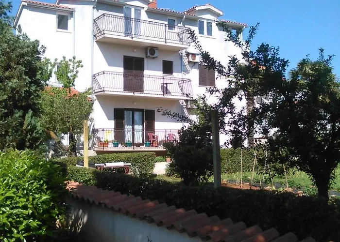 아파트 Attraktiver Standort By Interhome 메덜린